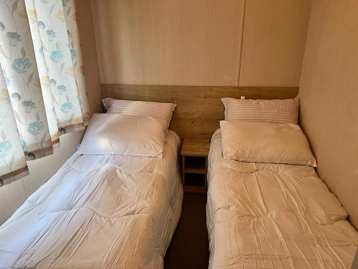 Blackpool Caravan In Haven Marton Mere Holiday Park Екстер'єр фото